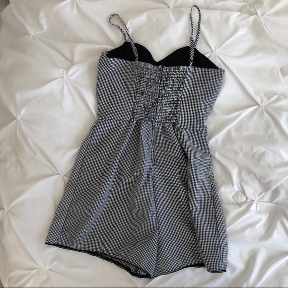 Cute jumpsuit with bow🖤 - Picture 3 of 4